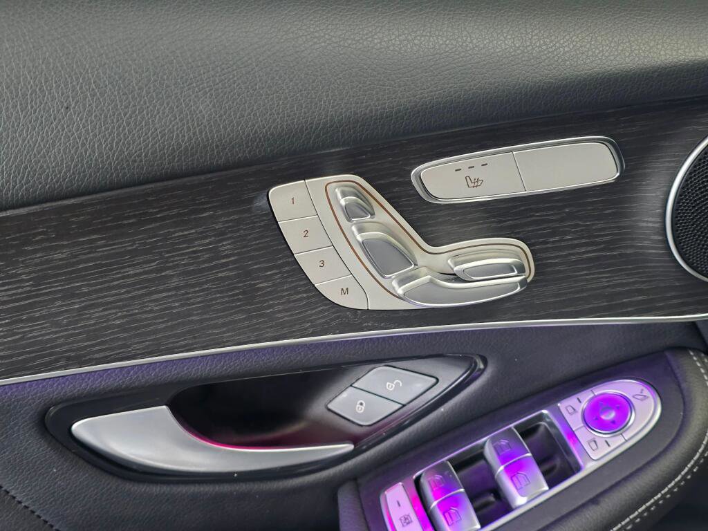 Used 2022 Mercedes-Benz GLC 300 4MATIC image 21