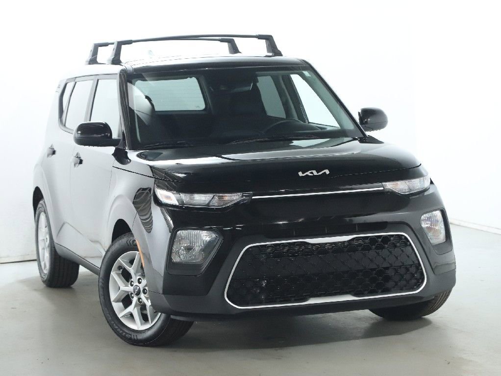Used 2022 Kia Soul LX w/ Technology Package image 2