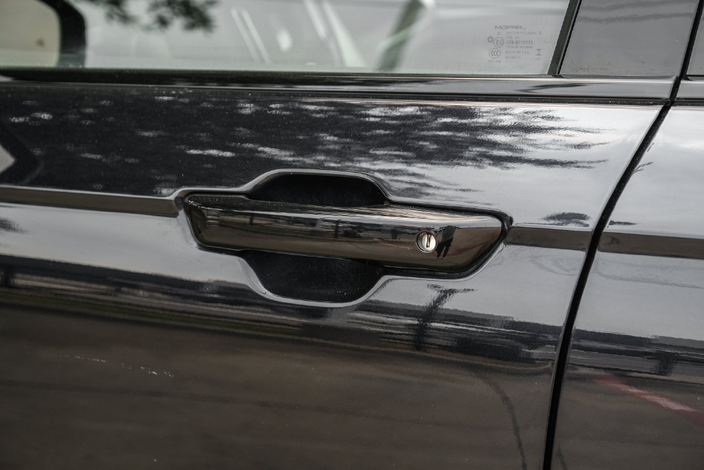 Used 2023 Jeep Grand Cherokee L Limited AWD/4WD image 54