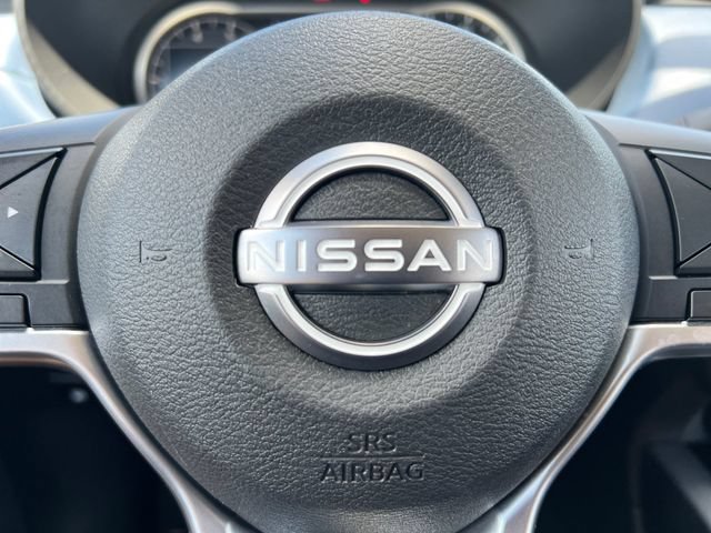 Used 2025 Nissan Versa SV FWD image 5