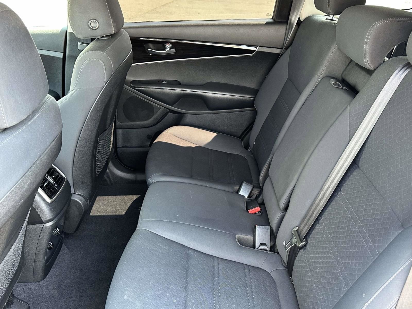 Used 2020 Kia Sorento LX w/ LX I4 Convenience Package FWD image 12