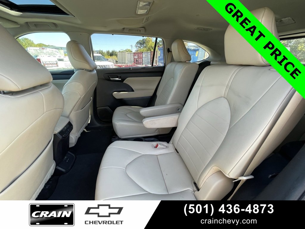 Used 2023 Toyota Highlander XLE image 29