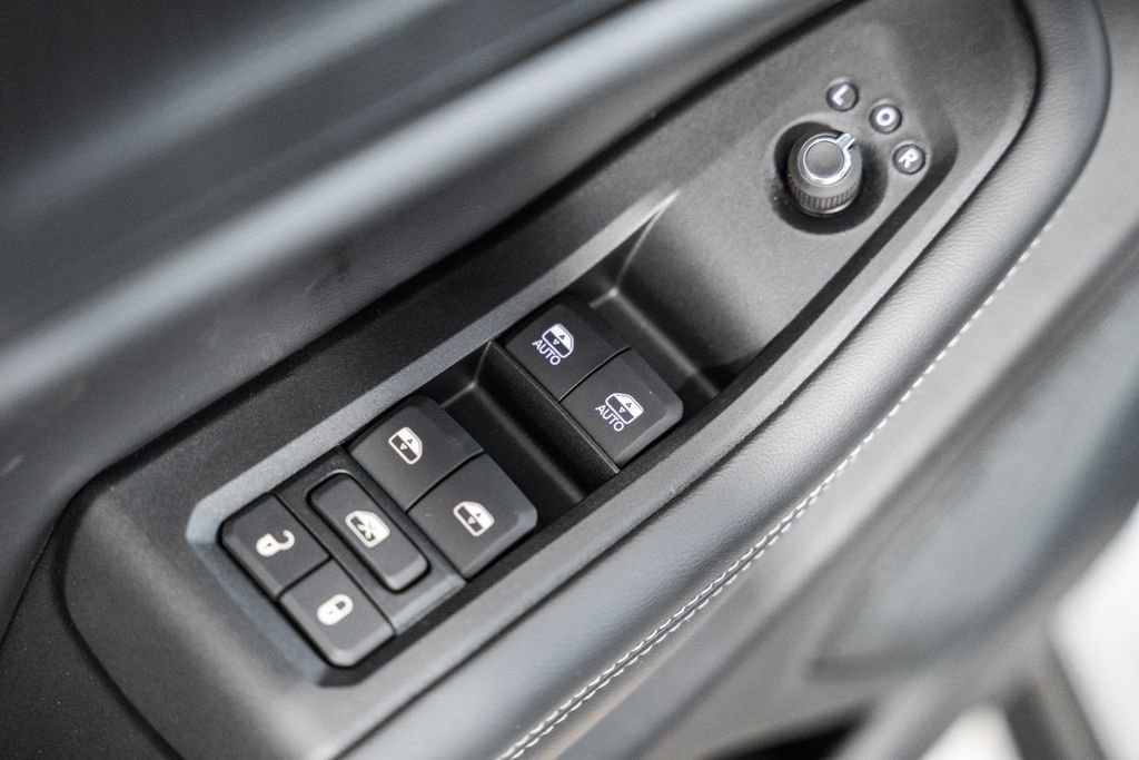 New 2025 Jeep Grand Cherokee Altitude image 35