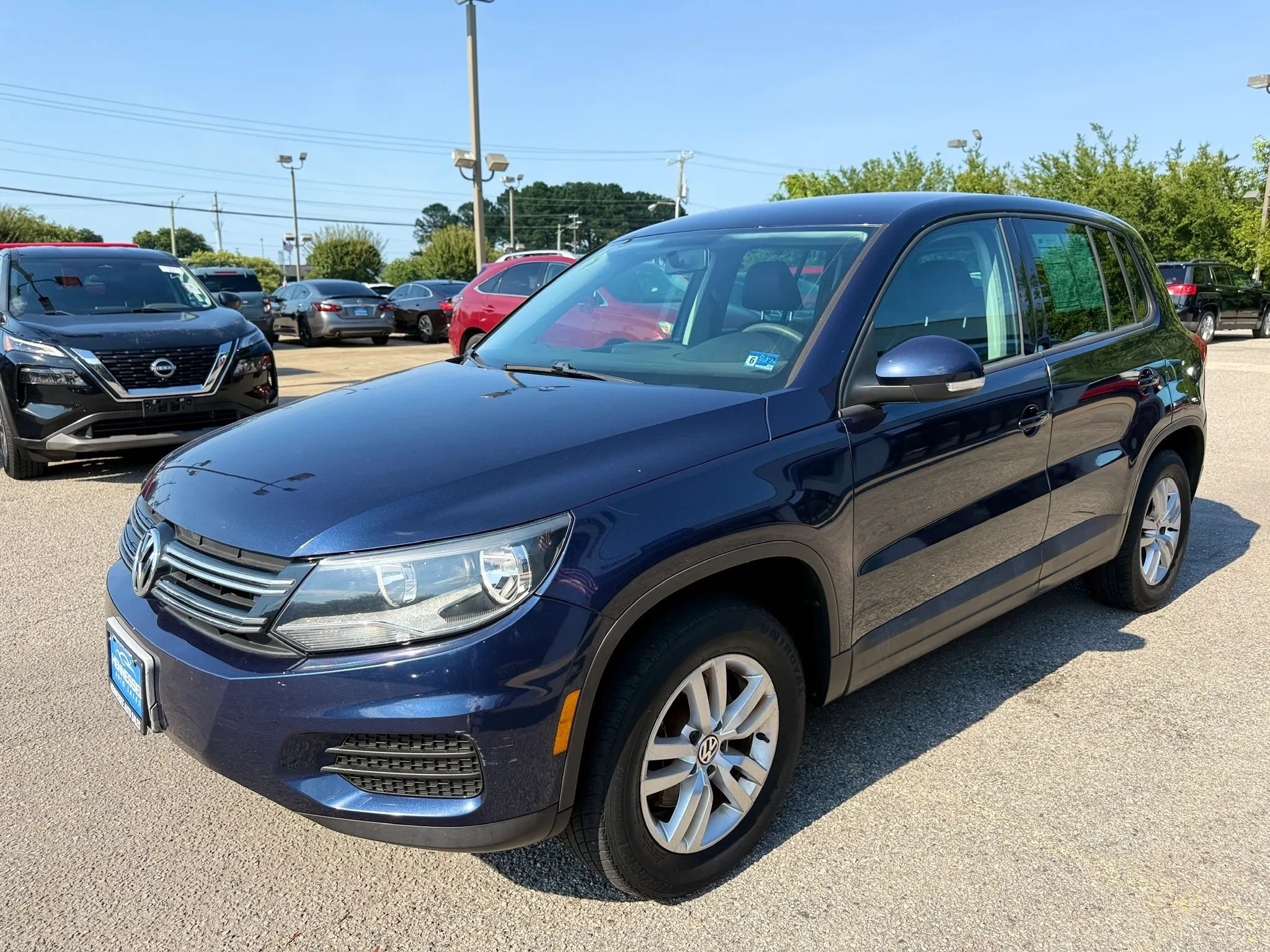 Used 2012 Volkswagen Tiguan LE FWD image 19