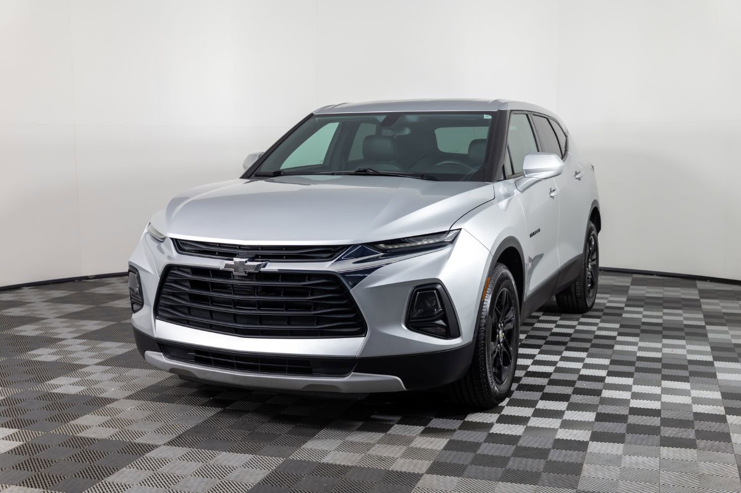 Used 2019 Chevrolet Blazer LT image 2