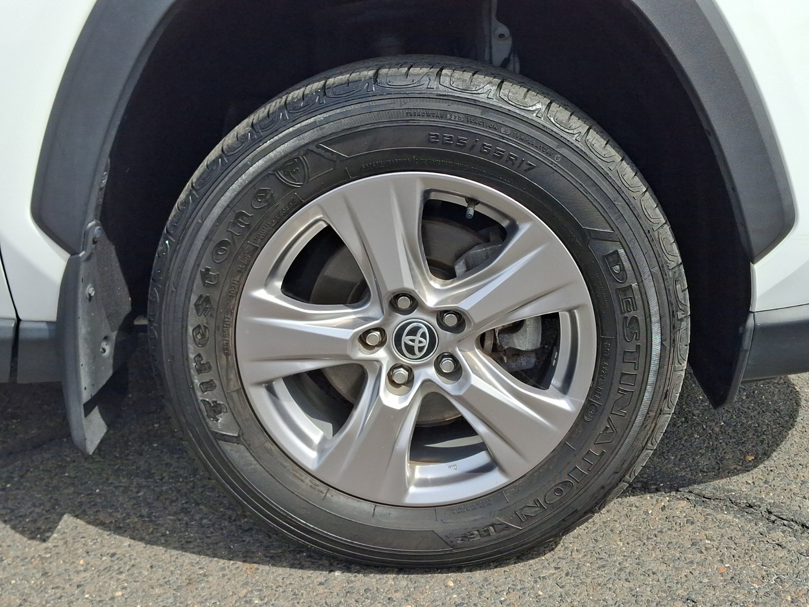 Used 2023 Toyota RAV4 XLE image 8