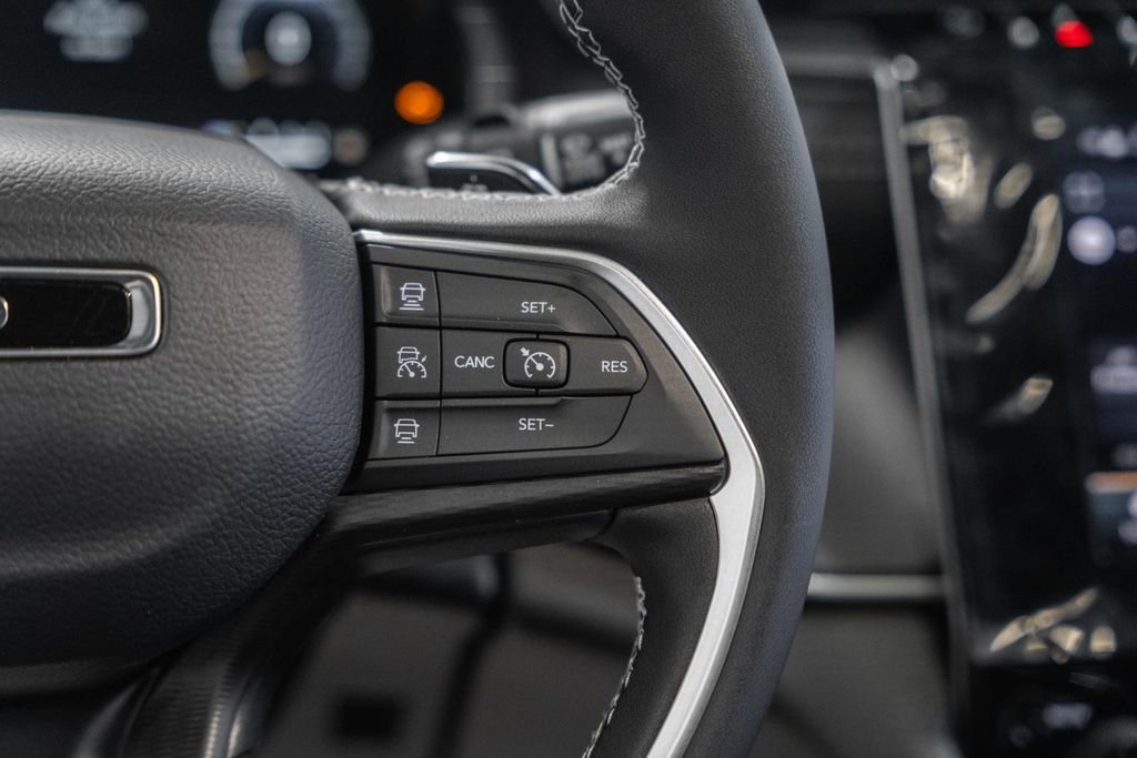 New 2025 Jeep Grand Cherokee L Altitude image 27