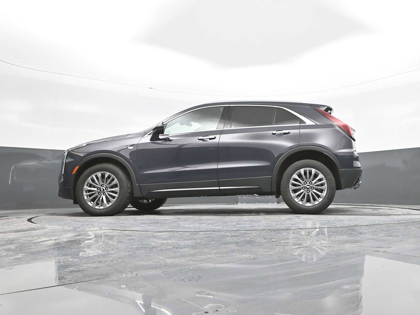Used 2024 Cadillac XT4 Premium Luxury image 41