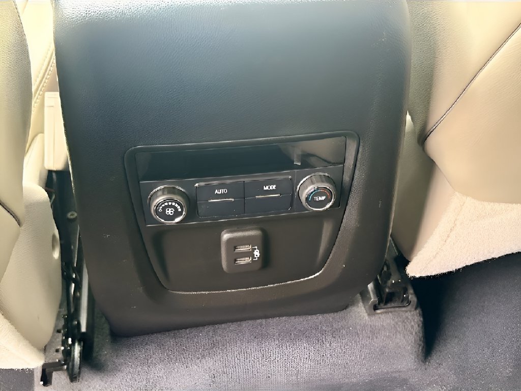 Used 2021 Buick Enclave Essence FWD image 25