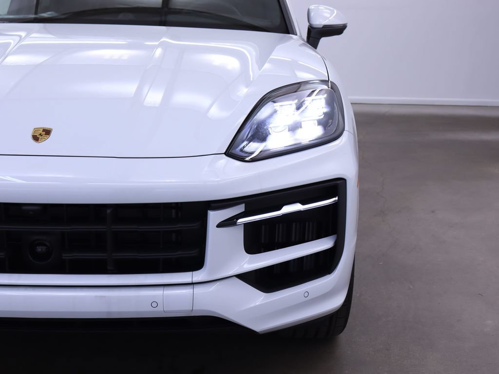 Certified 2024 Porsche Cayenne Coupe AWD/4WD image 9