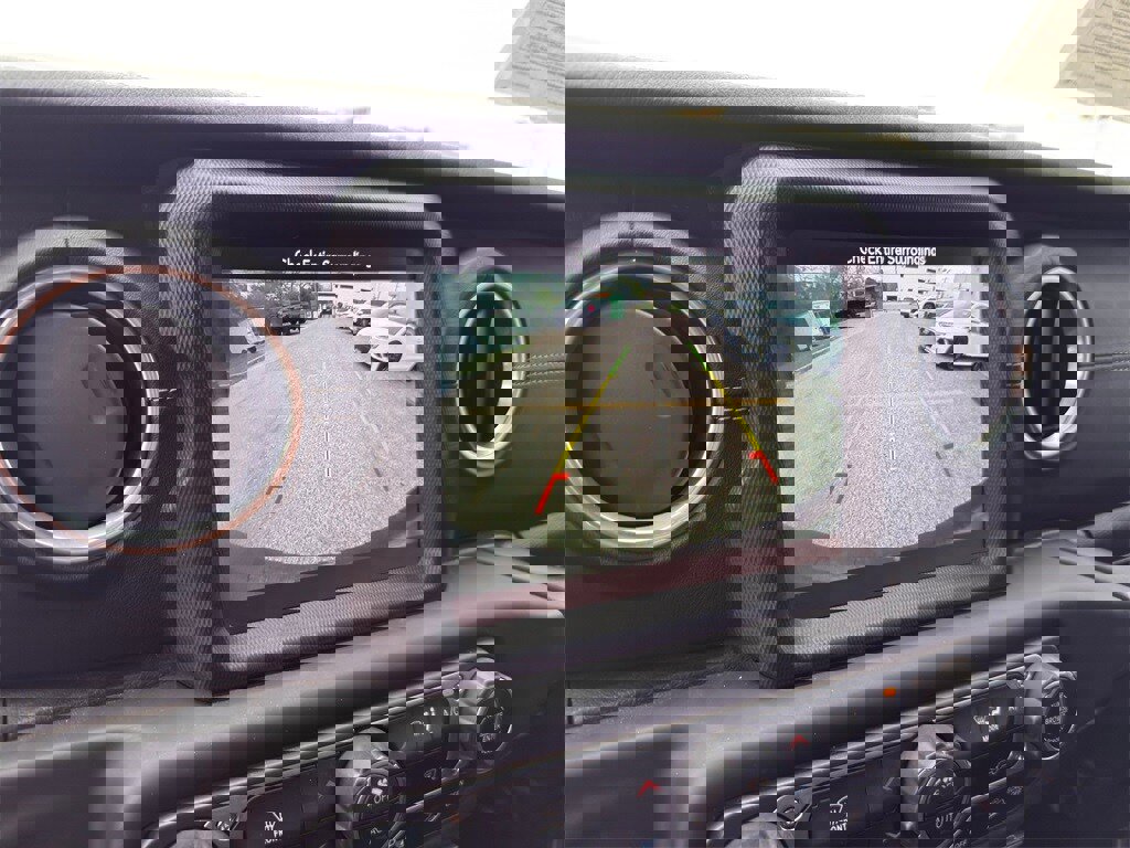 Used 2018 Jeep Wrangler Unlimited Sahara image 22