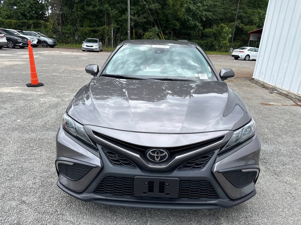 Used 2023 Toyota Camry SE FWD image 3