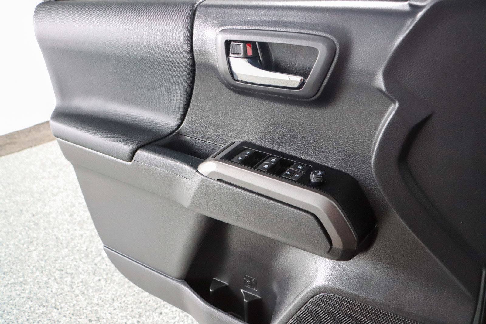 Used 2023 Toyota Tacoma TRD Off-Road image 23