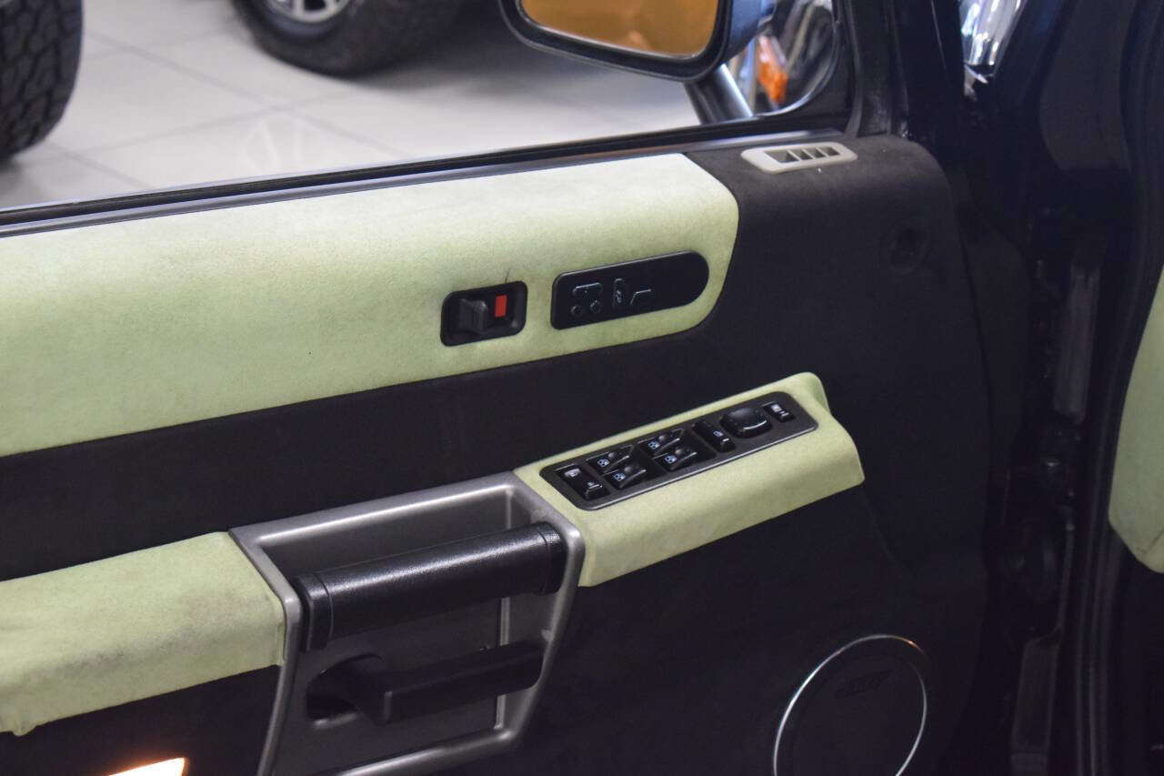 Used 2003 HUMMER H2 w/ Preferred Equipment Group image 46