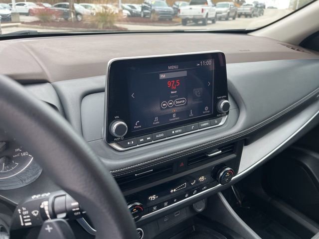 Used 2023 Nissan Rogue SV image 22