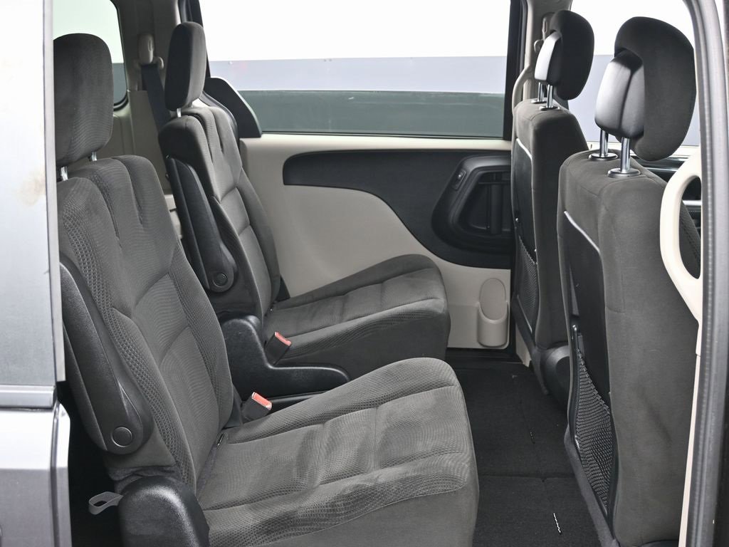 Used 2017 Dodge Grand Caravan SE image 27