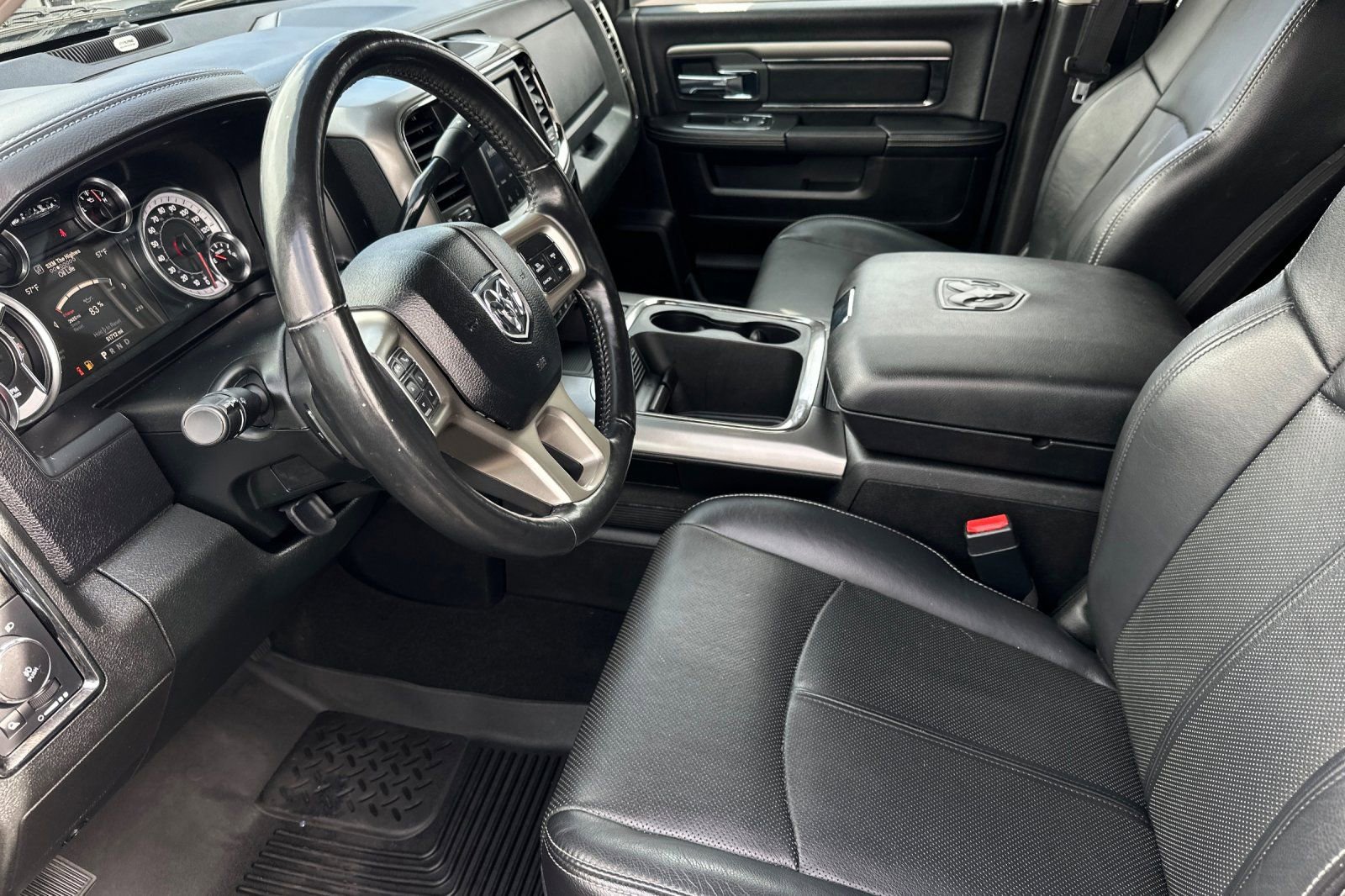 Used 2018 RAM 3500 Laramie w/ Sport Appearance Group image 10