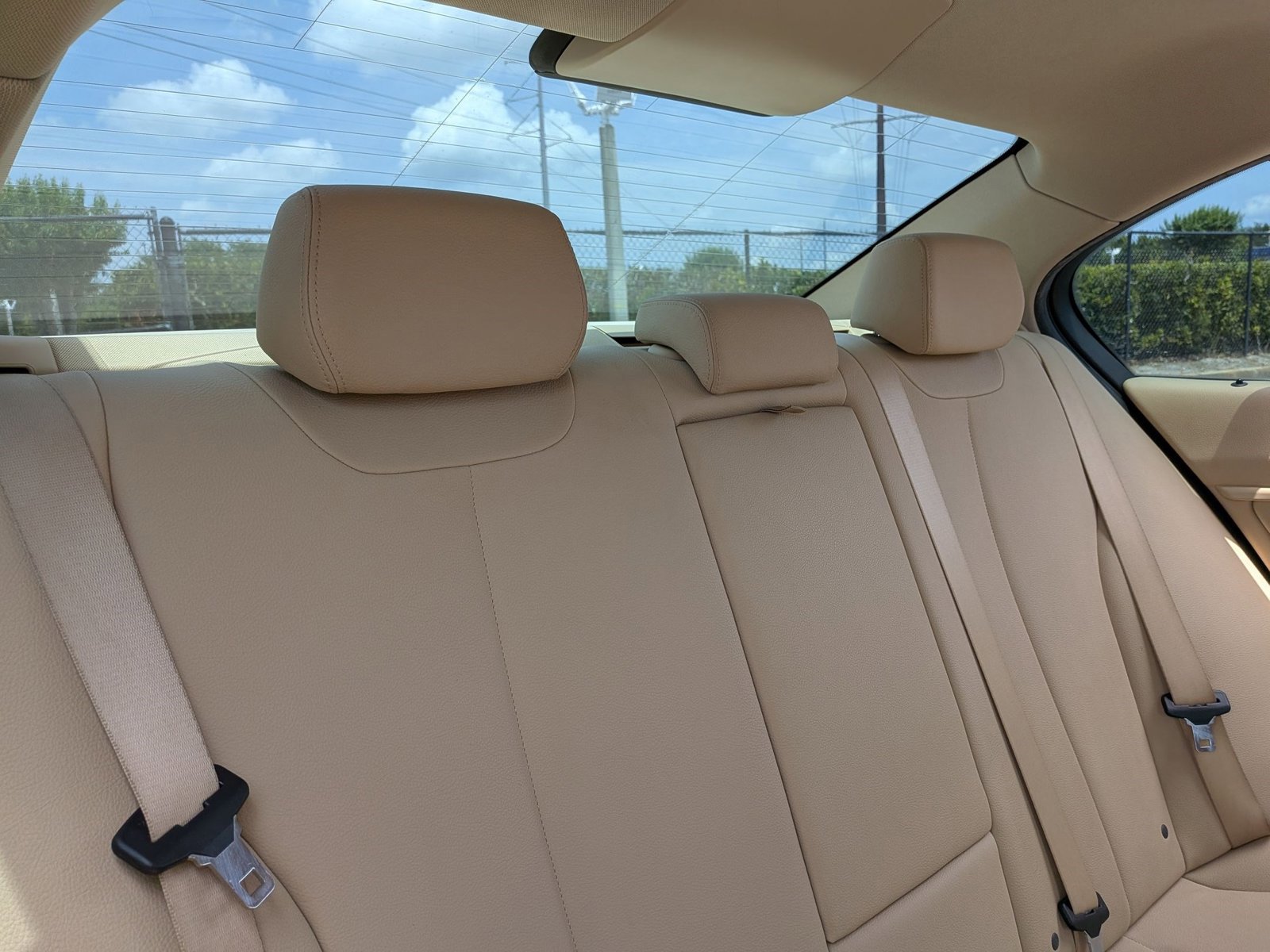 Used 2015 BMW 320i Sedan RWD image 15