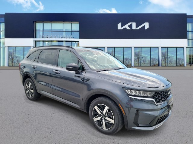 Certified 2022 Kia Sorento S w/ Panoramic Sunroof Package FWD image 2