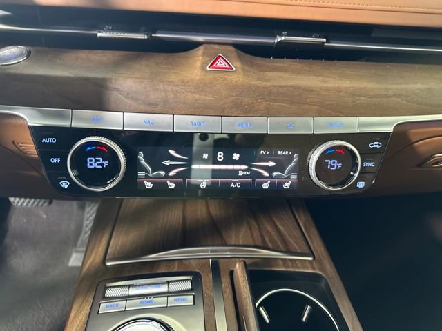 Used 2023 Genesis G80 image 23