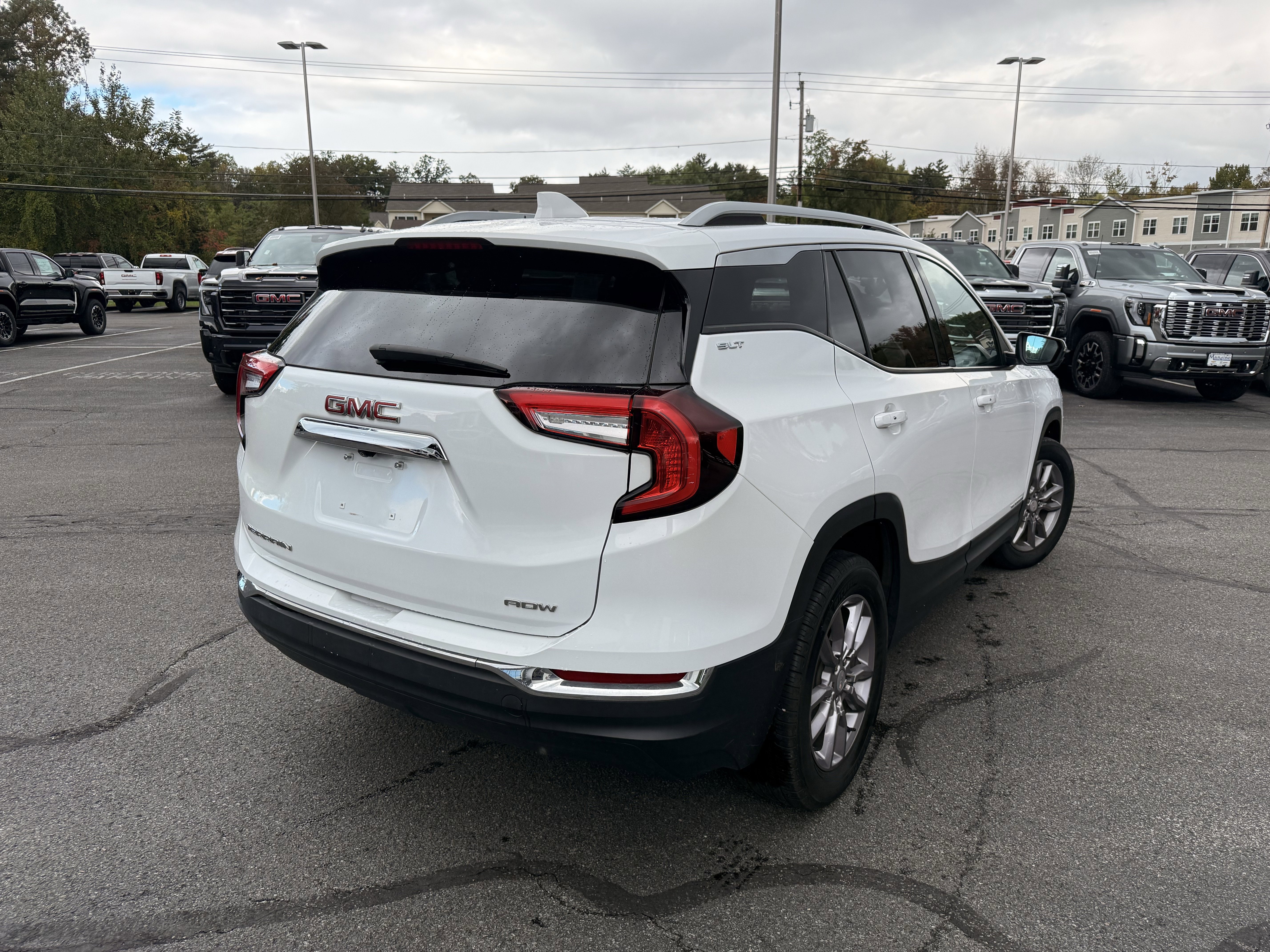 Certified 2023 GMC Terrain SLT image 5