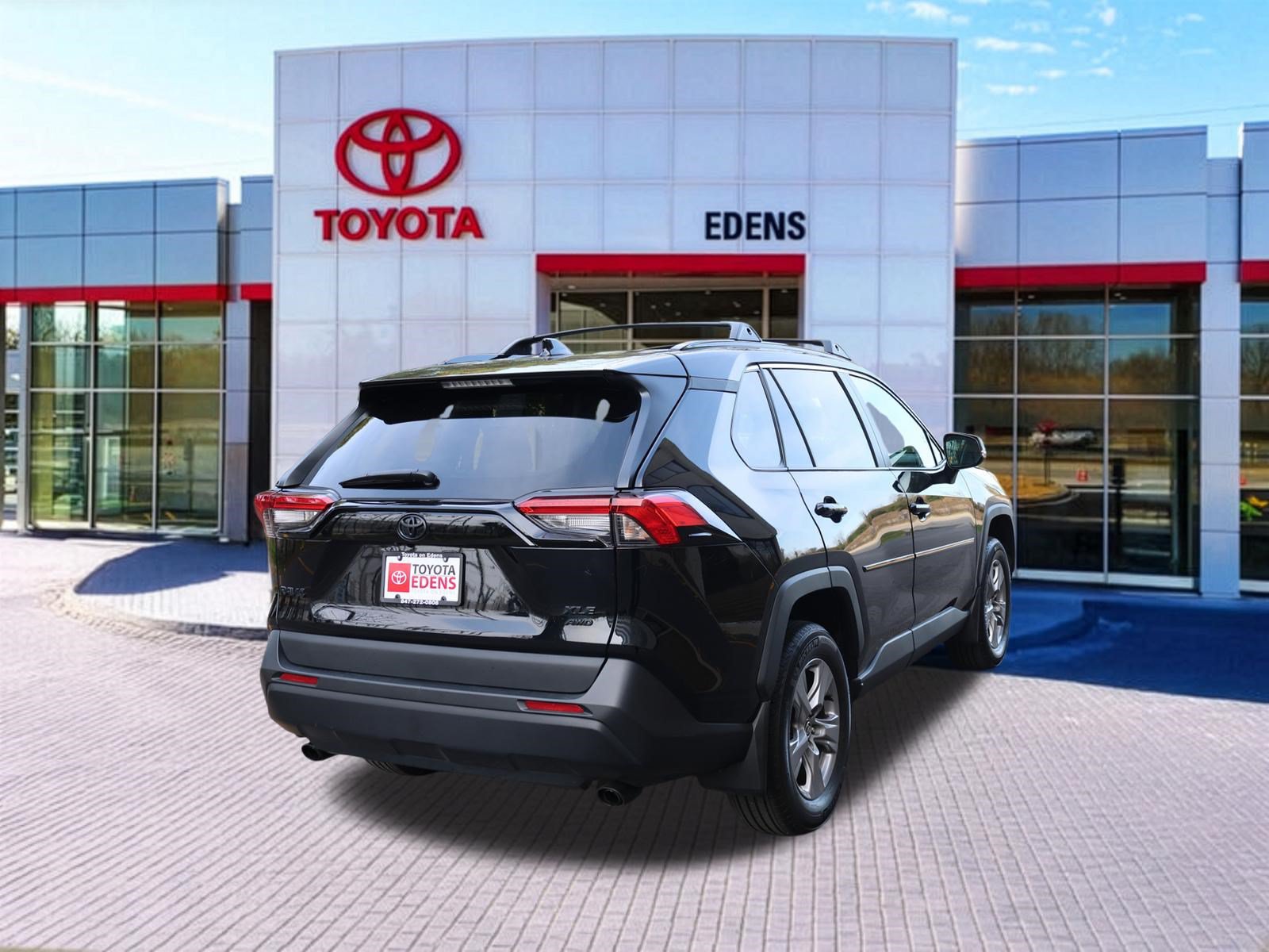 Used 2024 Toyota RAV4 XLE w/ Convenience Package AWD/4WD image 3