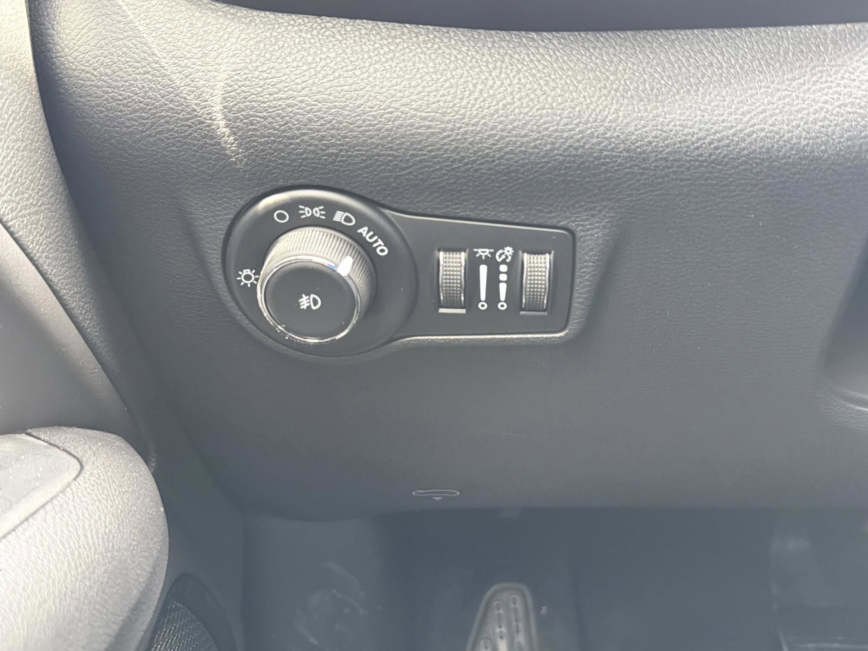 New 2026 Jeep Compass Latitude AWD/4WD image 21