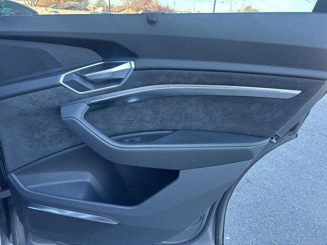 Used 2021 Audi e-tron Prestige w/ Prestige Package image 14