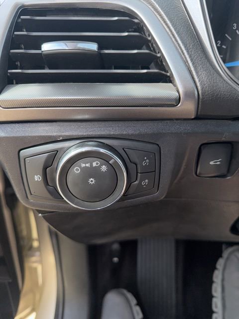 Used 2017 Ford Fusion SE w/ Equipment Group 201A image 10