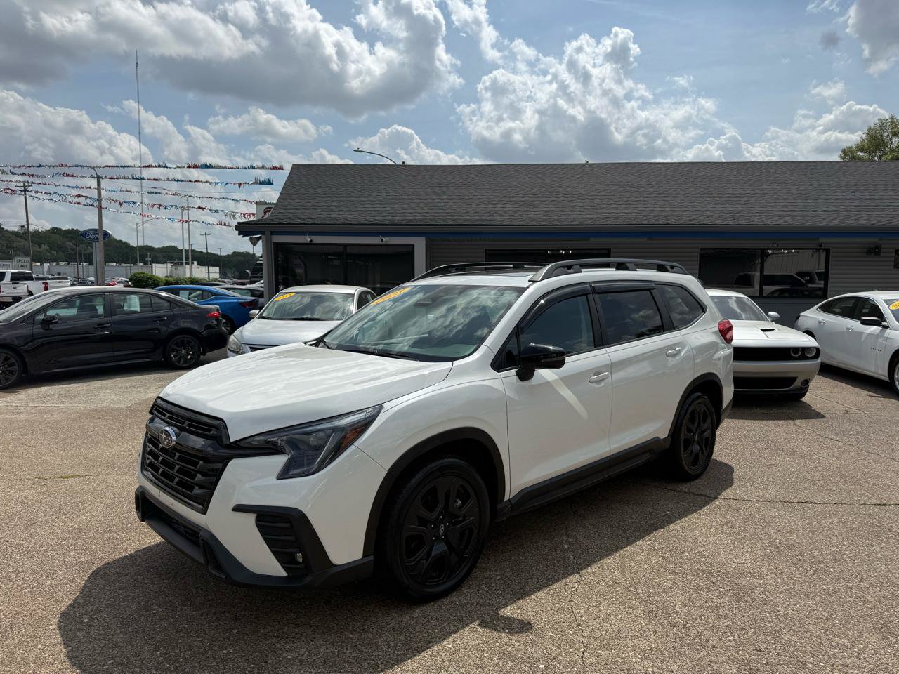 Used 2023 Subaru Ascent Onyx Edition AWD/4WD image 3
