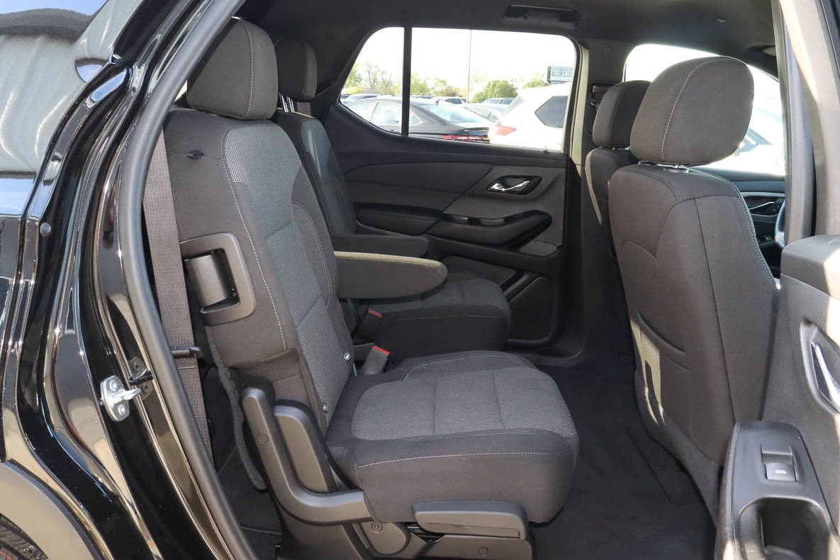 Used 2023 Chevrolet Traverse LT image 28