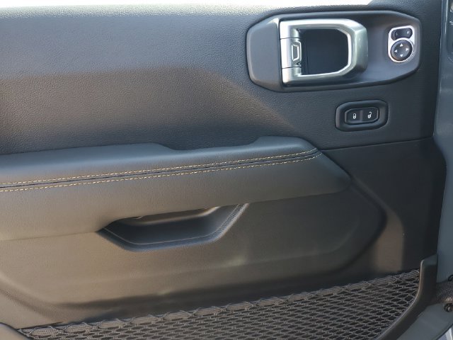 New 2026 Jeep Wrangler Unlimited Sahara AWD/4WD image 18