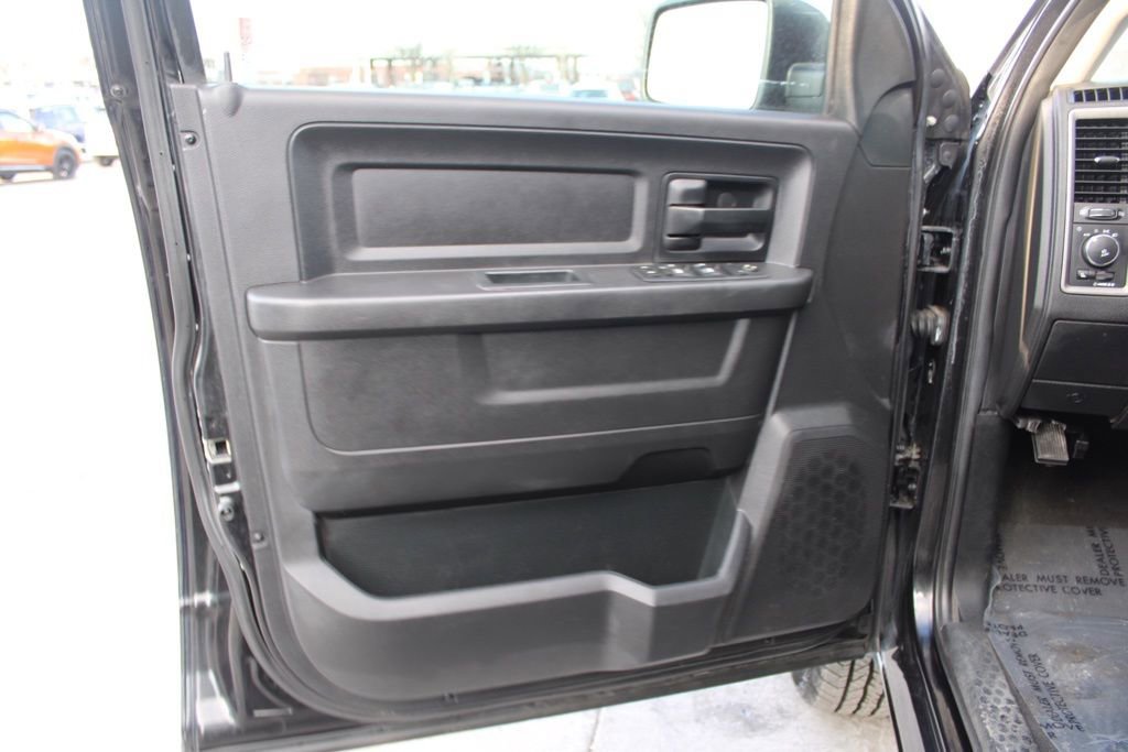 Used 2017 RAM 1500 Express image 18