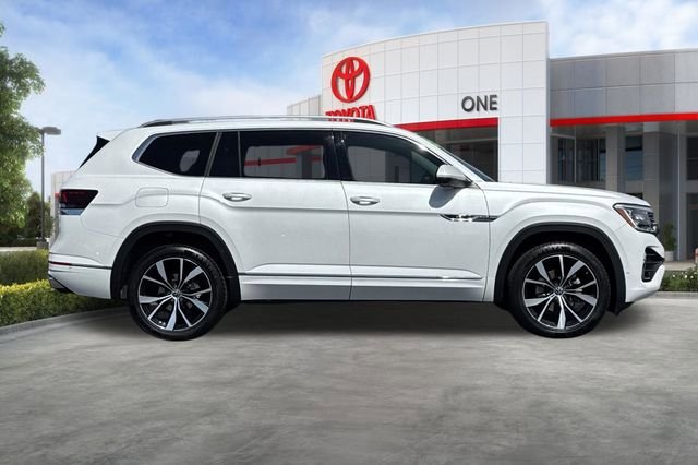 Used 2024 Volkswagen Atlas SEL Premium R-Line AWD/4WD image 3