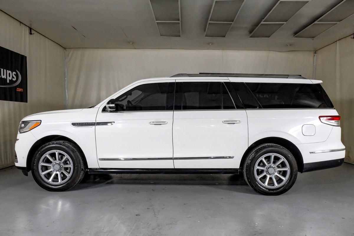 Used 2022 Lincoln Navigator L Reserve image 11