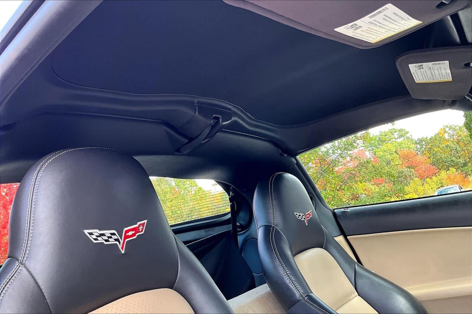 Used 2007 Chevrolet Corvette Coupe w/ Preferred Equipment Group RWD image 13