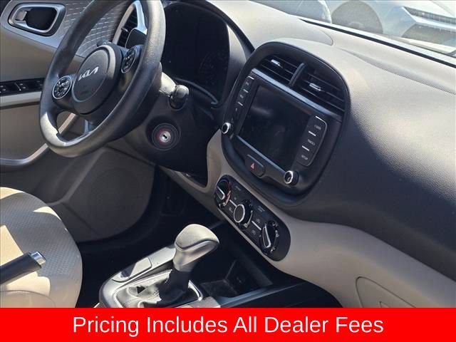 Used 2022 Kia Soul LX FWD image 4