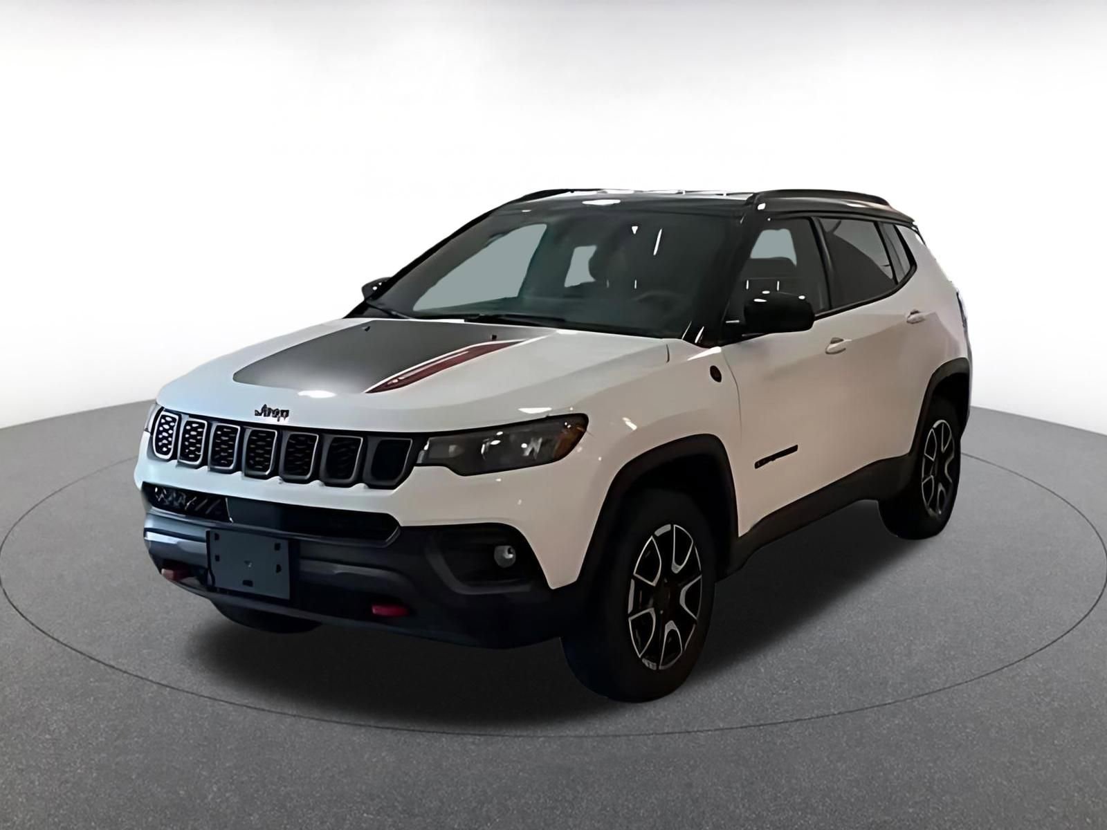 Used 2025 Jeep Compass Trailhawk AWD/4WD image 7