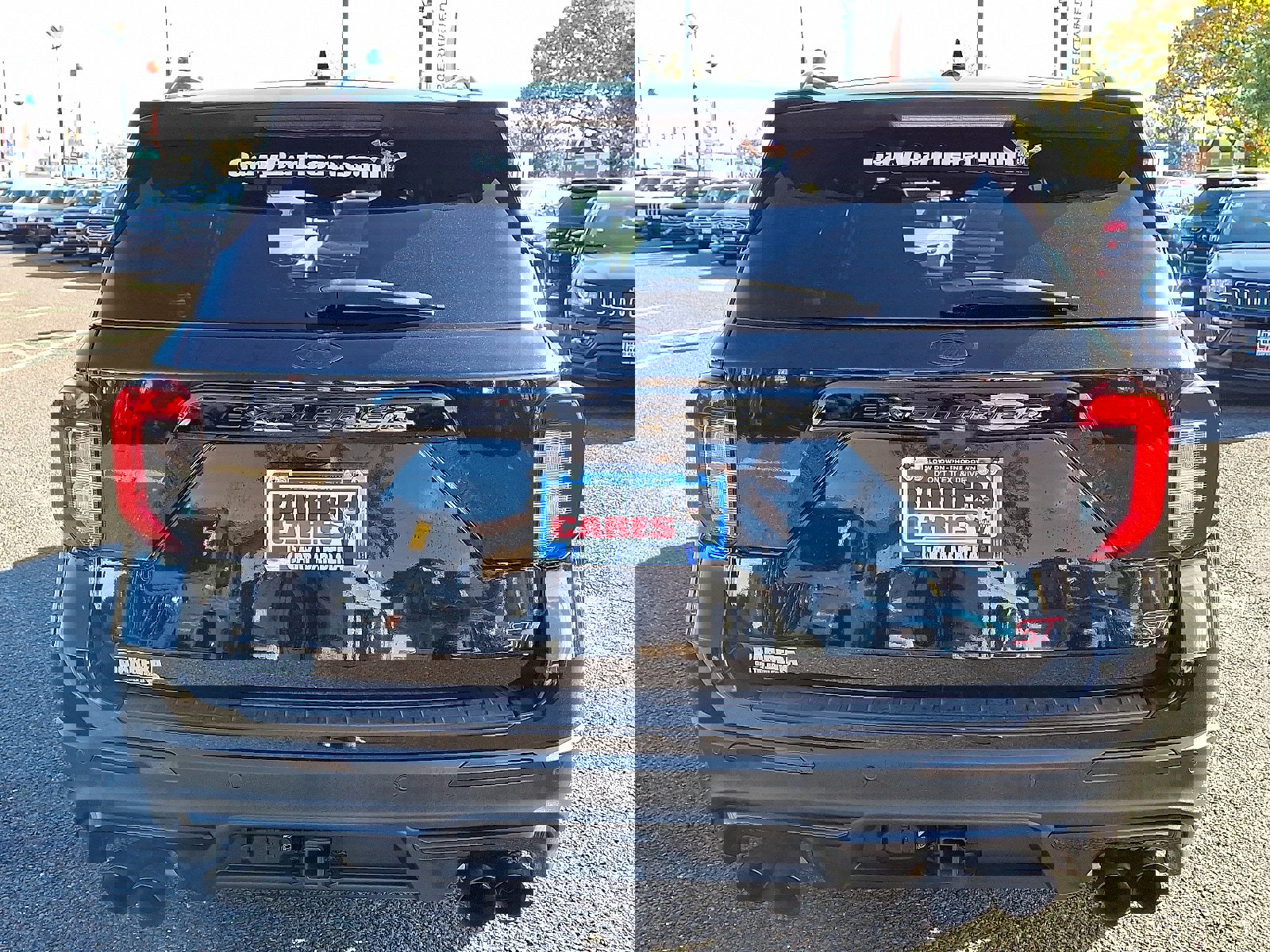 Used 2020 Ford Explorer ST w/ ST Street Pack image 5