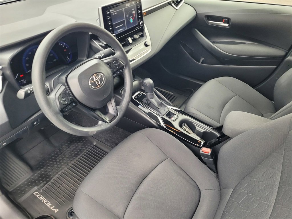 Used 2021 Toyota Corolla LE image 9