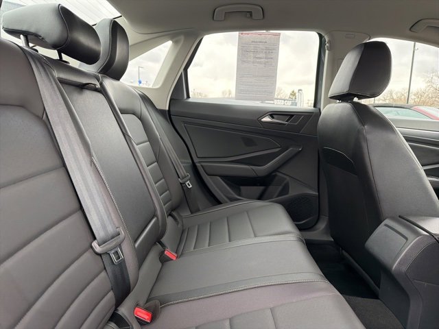 Used 2024 Volkswagen Jetta SE image 14