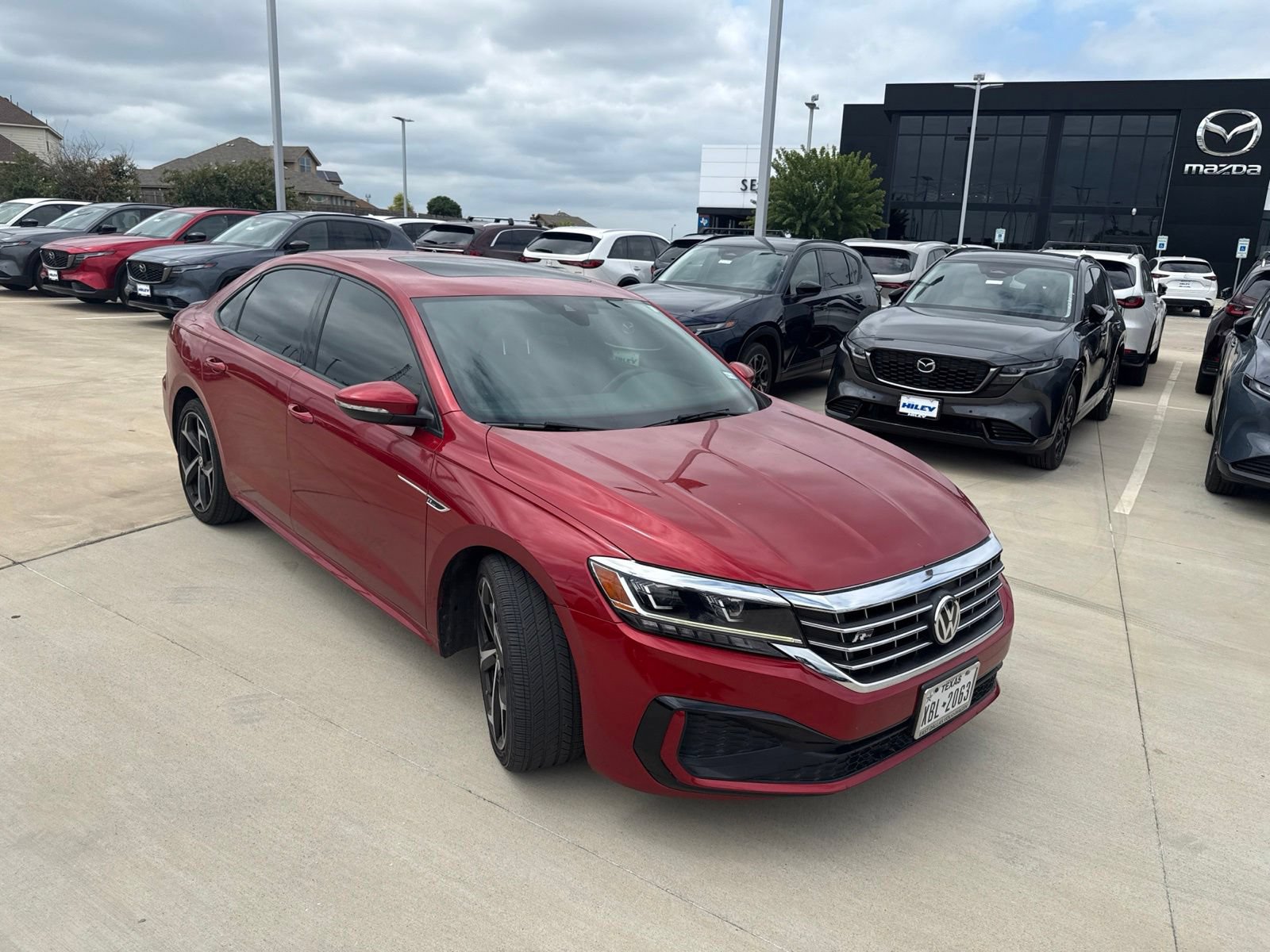 Used 2022 Volkswagen Passat 2.0T R-Line FWD image 3