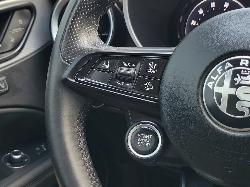 Used 2024 Alfa Romeo Stelvio Ti AWD/4WD image 9
