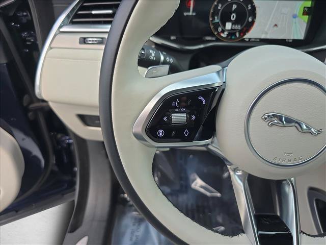 Used 2026 Jaguar F-PACE R-Dynamic S AWD/4WD image 17
