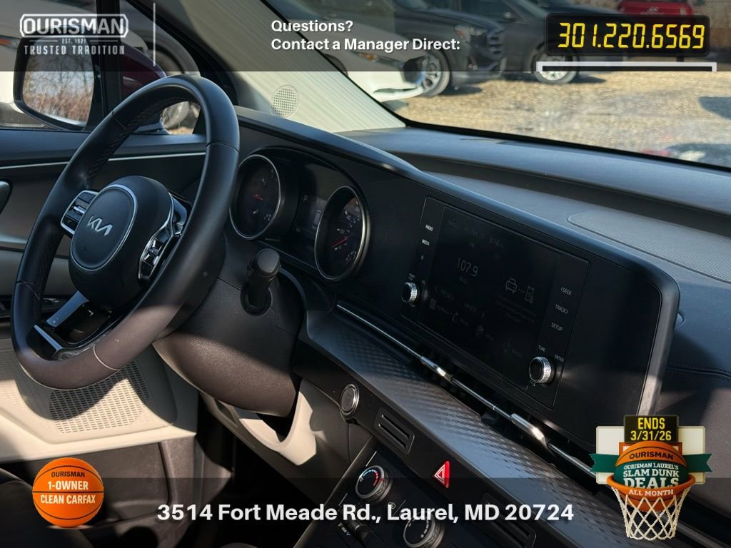 Used 2024 Kia Carnival LX image 17