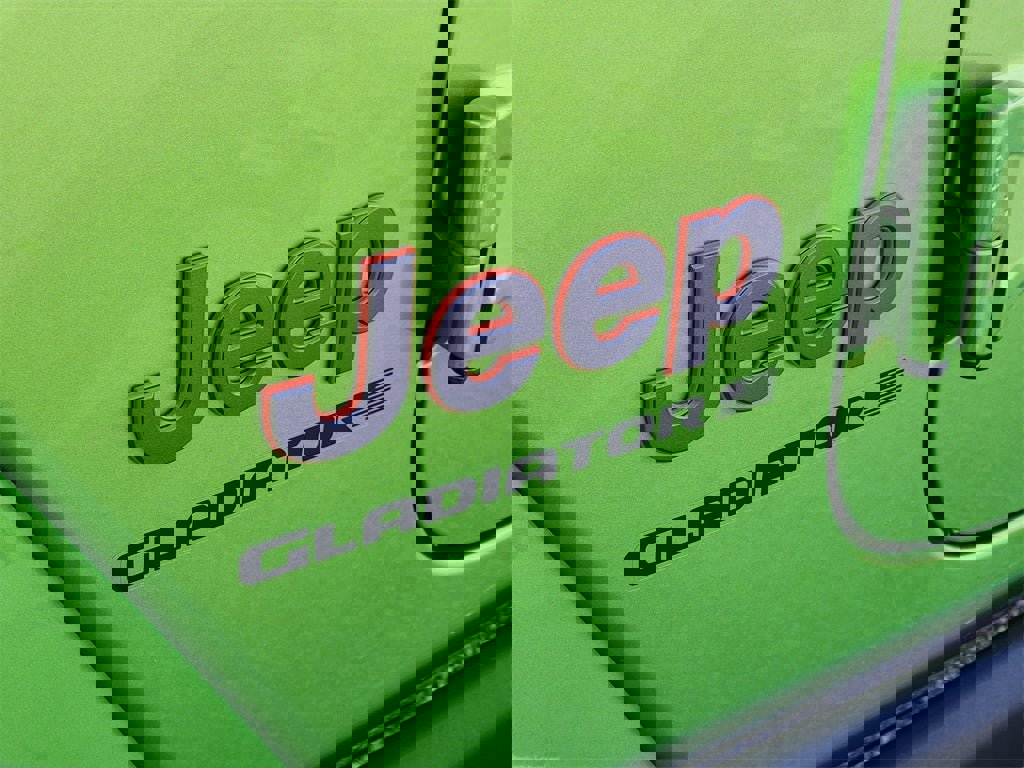 New 2025 Jeep Gladiator Mojave image 8