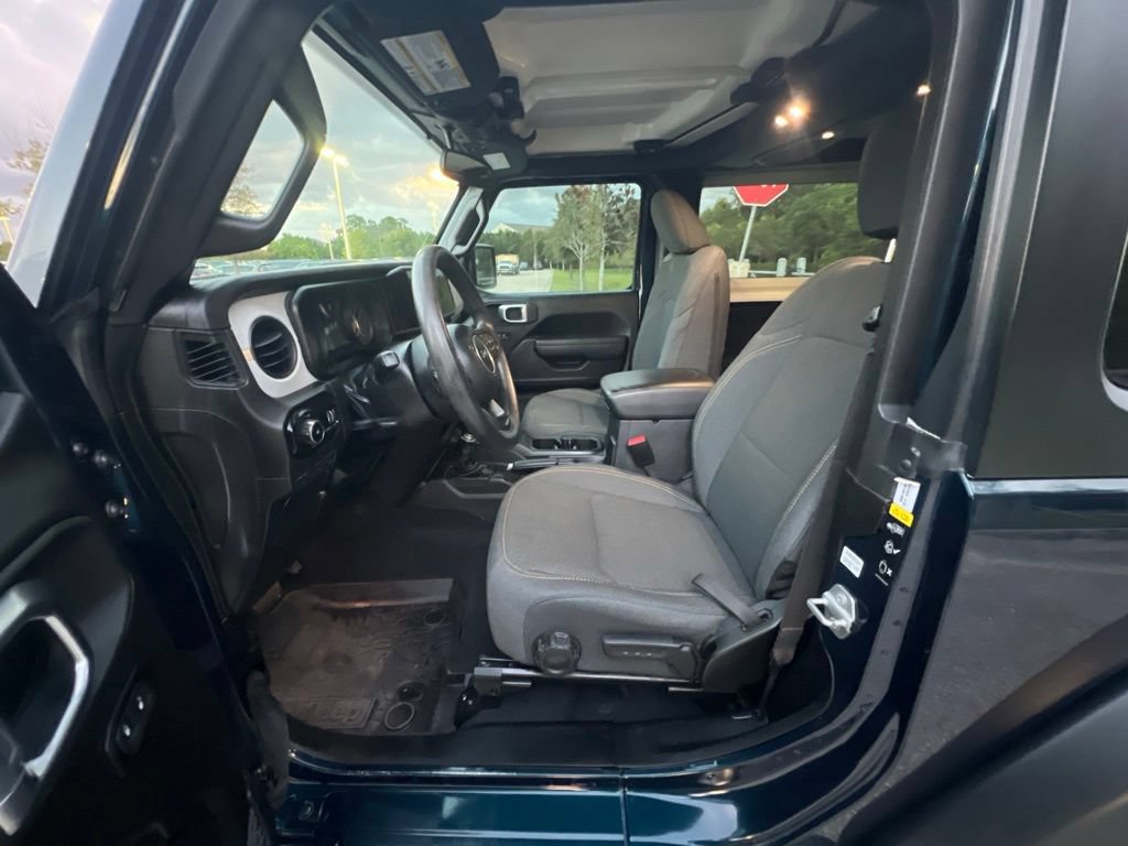 Used 2025 Jeep Wrangler Sport AWD/4WD image 28