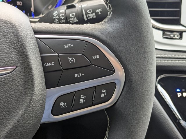 New 2026 Chrysler Pacifica Select FWD image 26