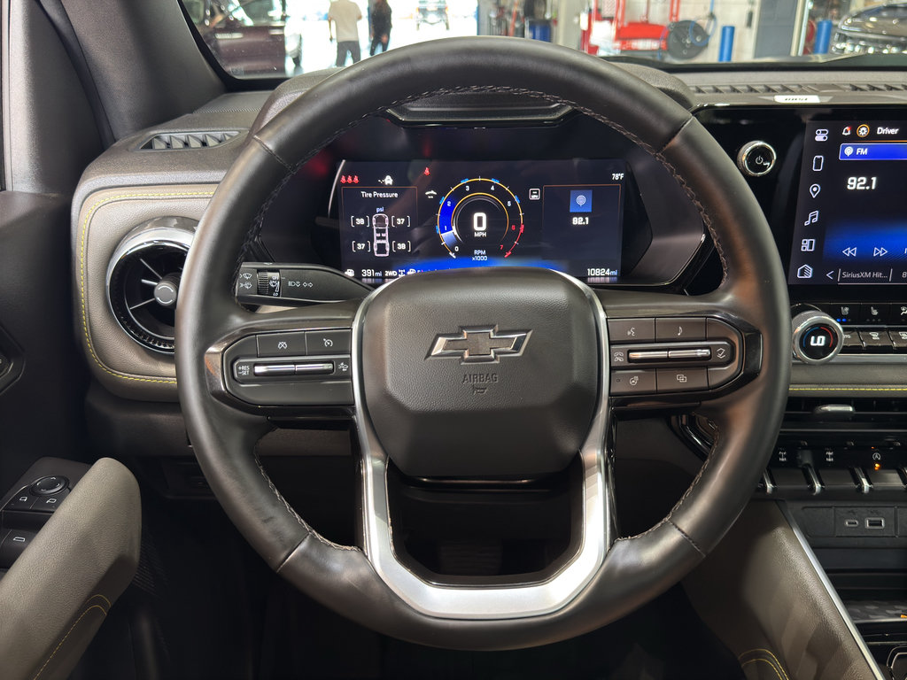 Used 2026 Chevrolet Colorado ZR2 w/ Technology Package AWD/4WD image 23
