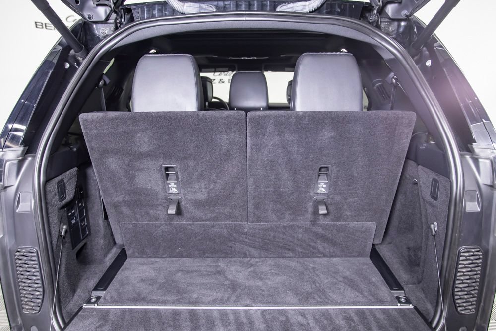 Used 2023 Land Rover Discovery HSE R-Dynamic AWD/4WD image 9